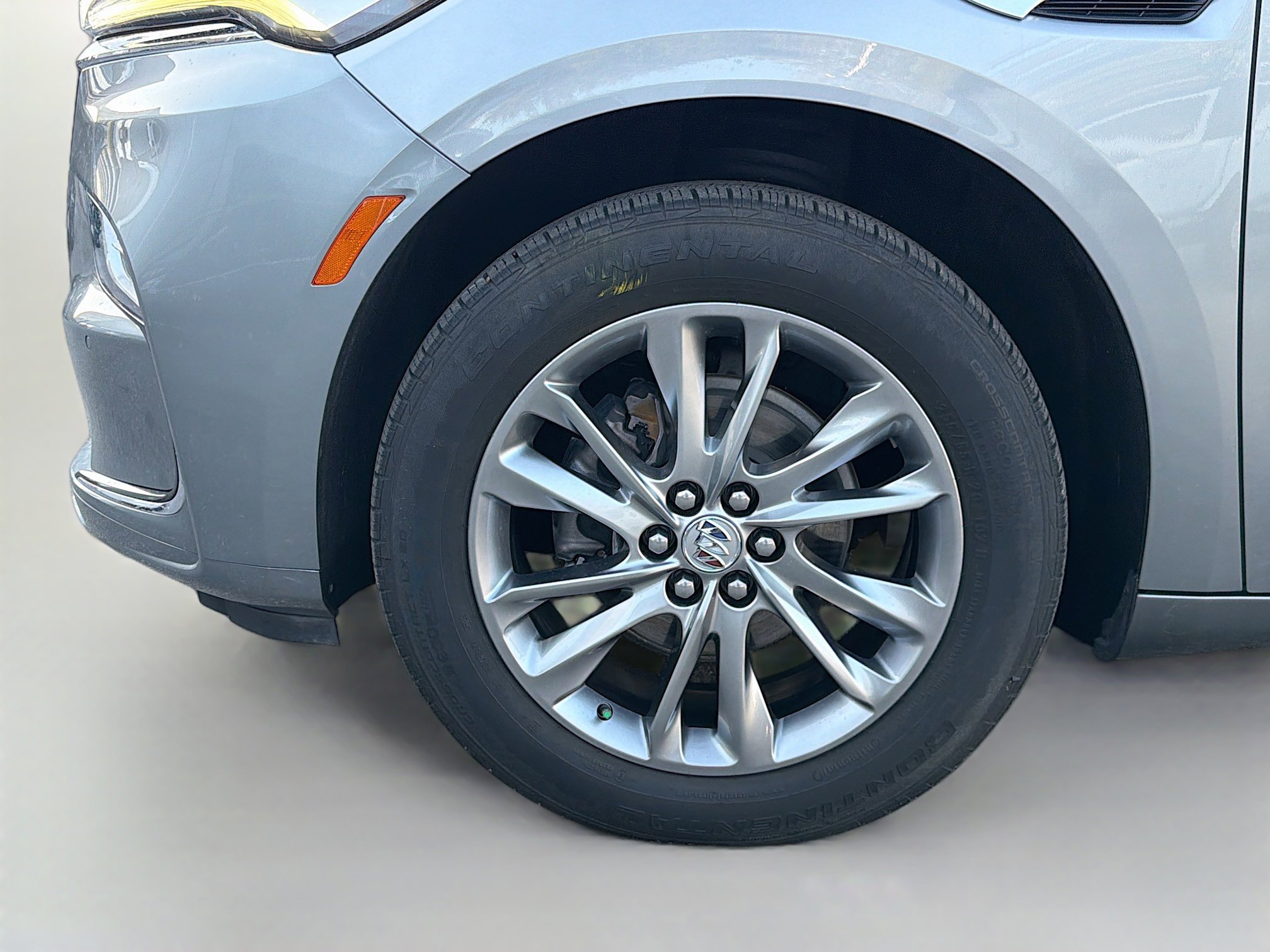 Used 2023 Buick Enclave Avenir w/ Avenir Technology Package image 40