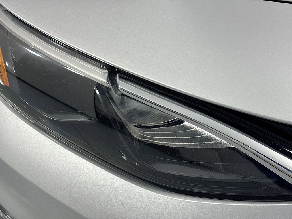 Used 2019 Chevrolet Malibu Hybrid w/ Leather Package image 41