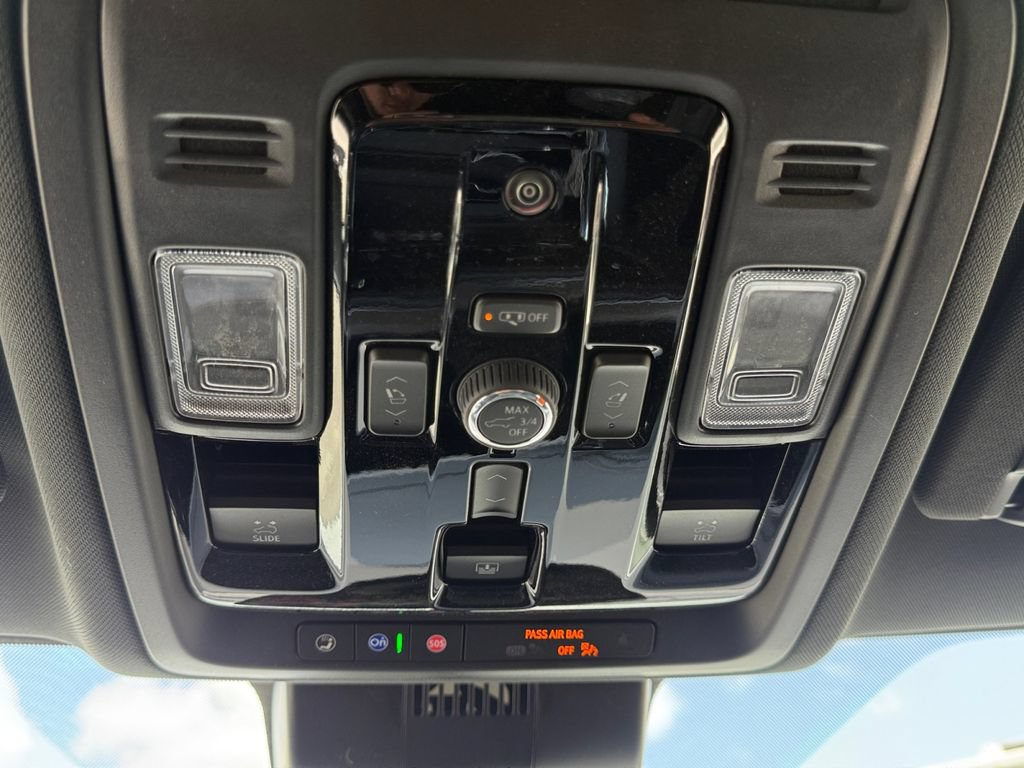 New 2026 Chevrolet Tahoe High Country AWD/4WD image 19
