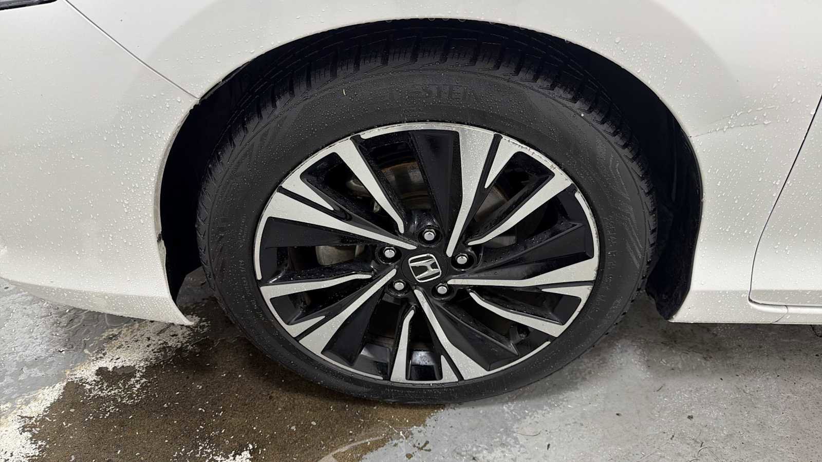 Used 2016 Honda Accord EX image 10