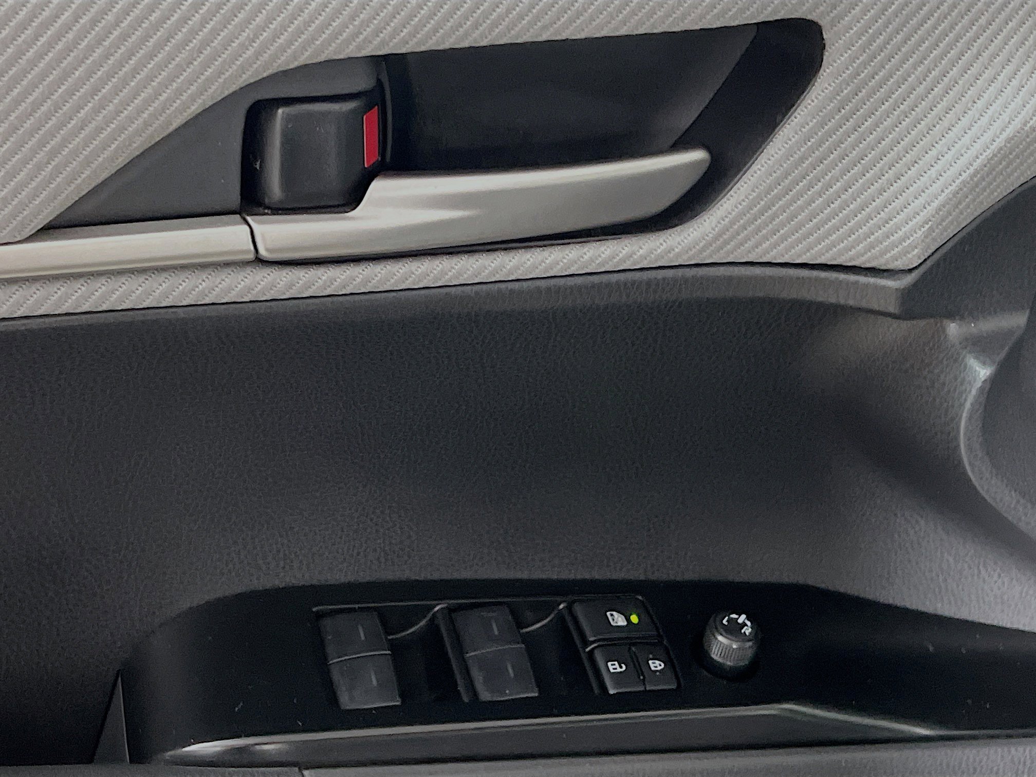 Used 2025 Toyota Camry SE FWD image 17