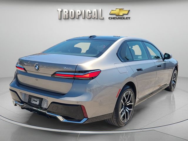 Used 2025 BMW 740i RWD image 3