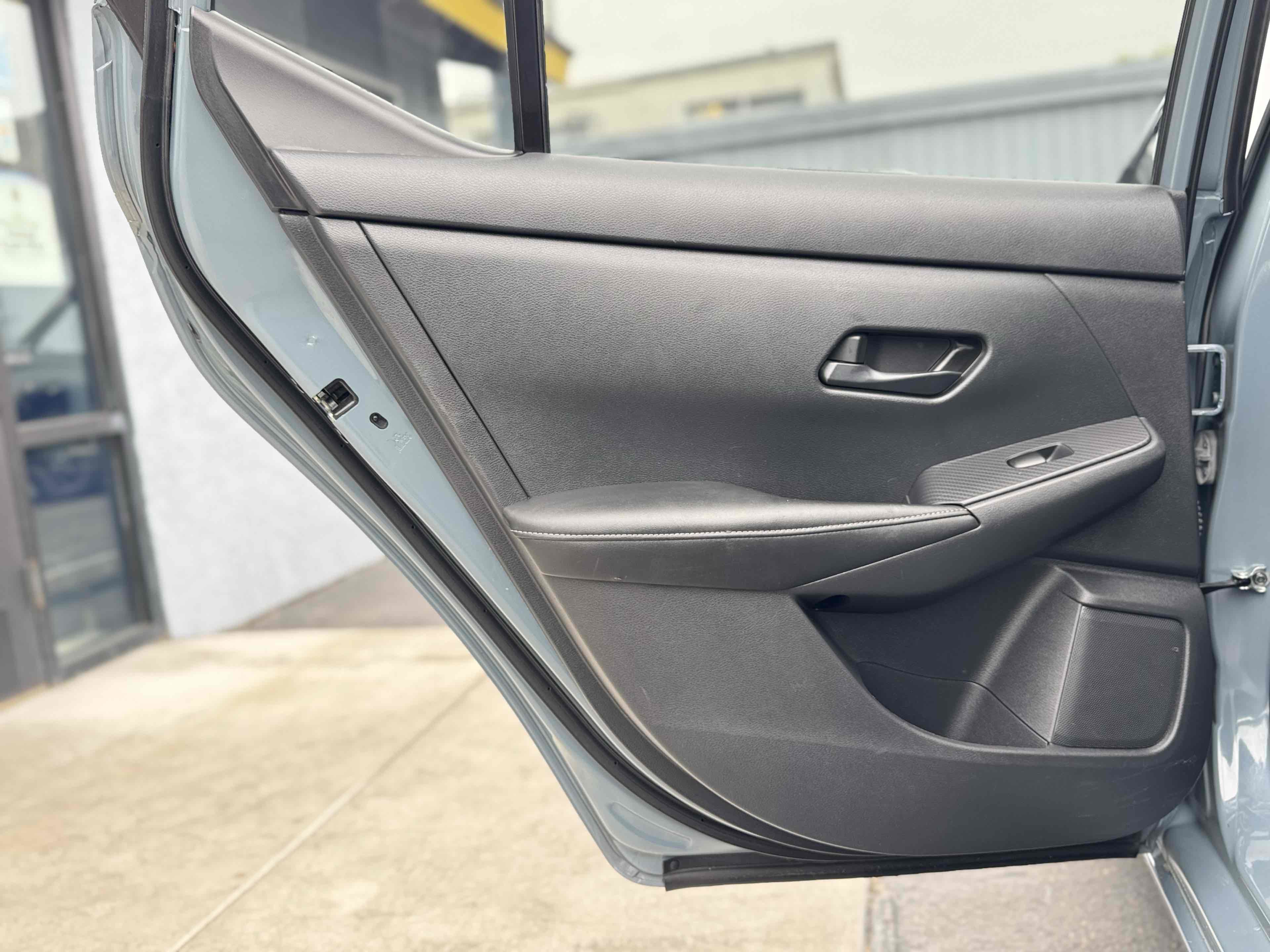 Used 2024 Nissan Sentra SV FWD image 33