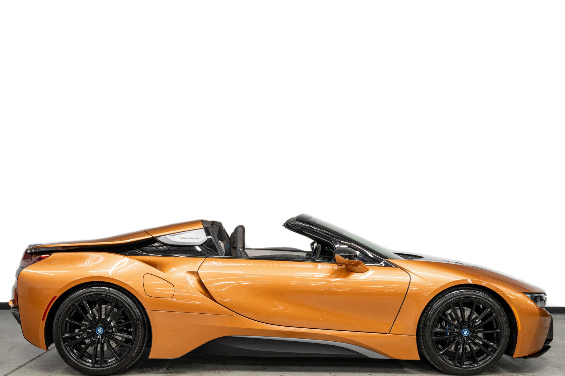 Used 2019 BMW i8 Roadster AWD/4WD image 2