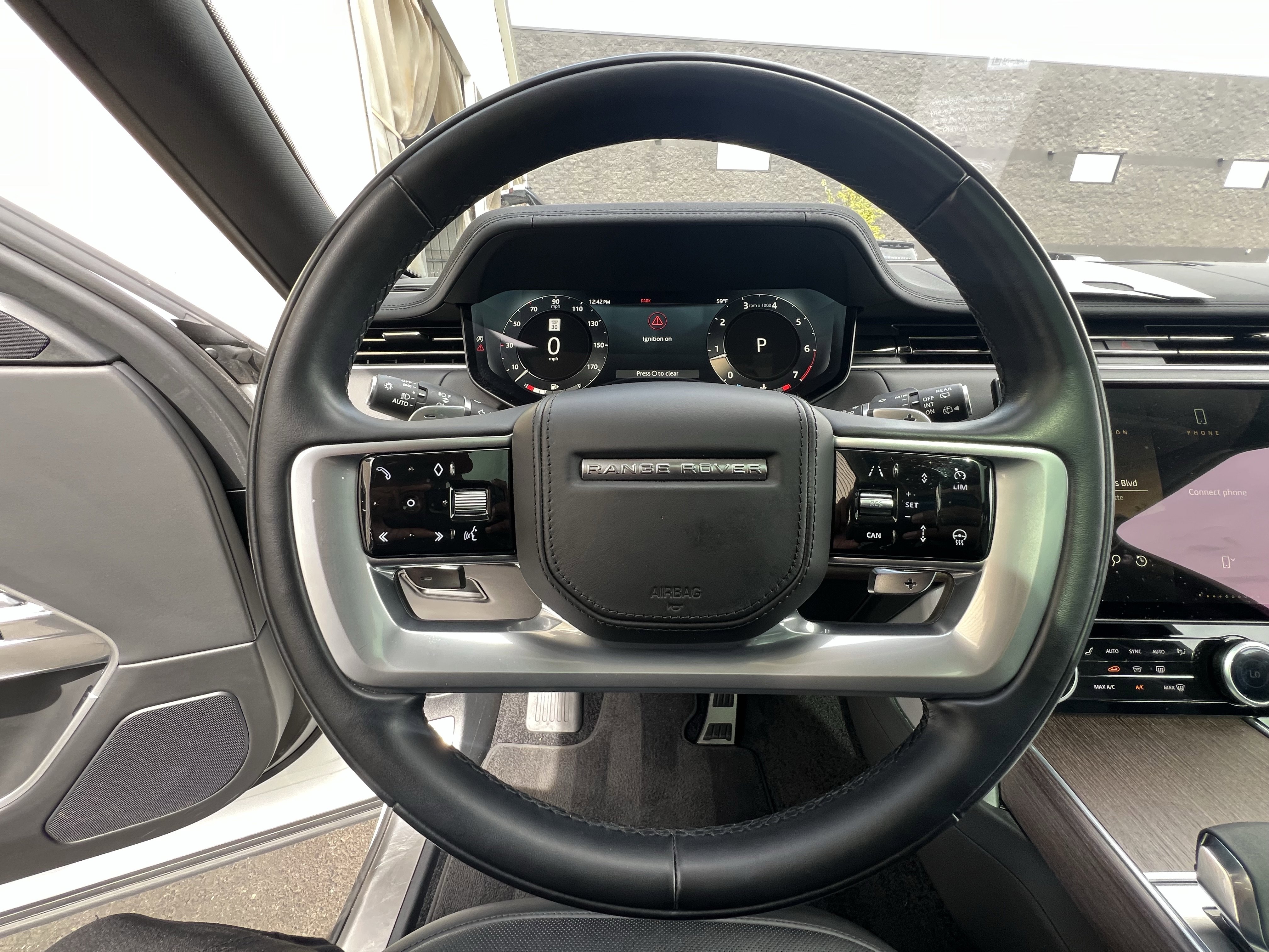 Used 2023 Land Rover Range Rover SE image 21