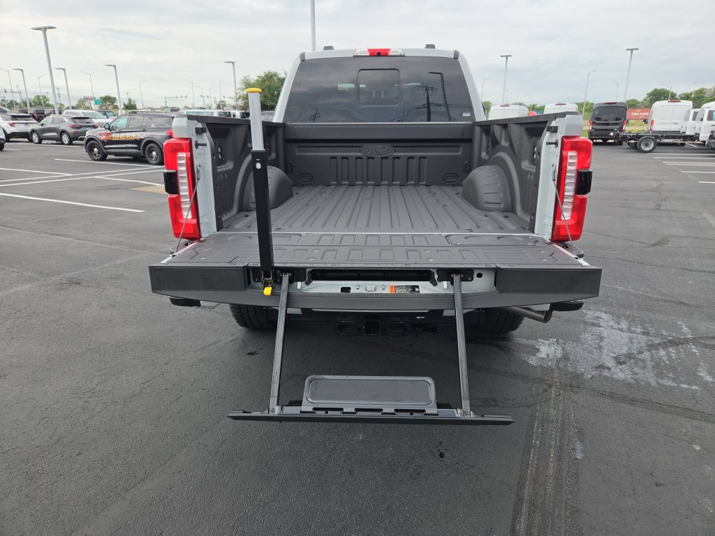 New 2026 Ford F250 XLT w/ XLT Premium Package AWD/4WD image 12