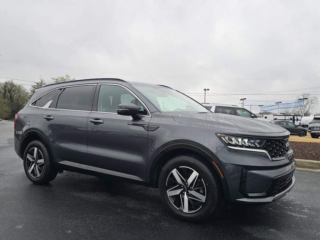 Certified 2022 Kia Sorento S image 1