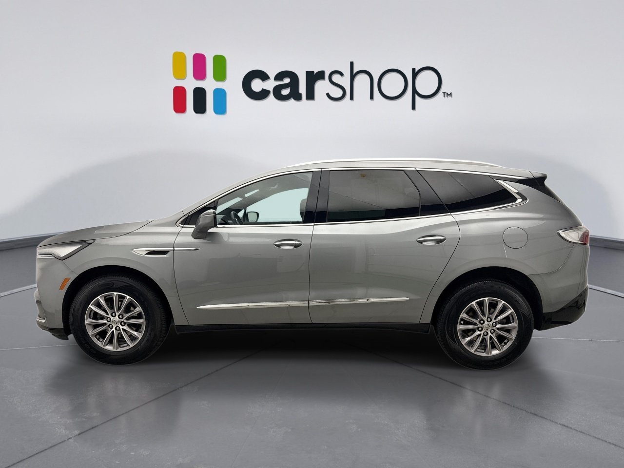Used 2023 Buick Enclave Essence AWD/4WD image 2