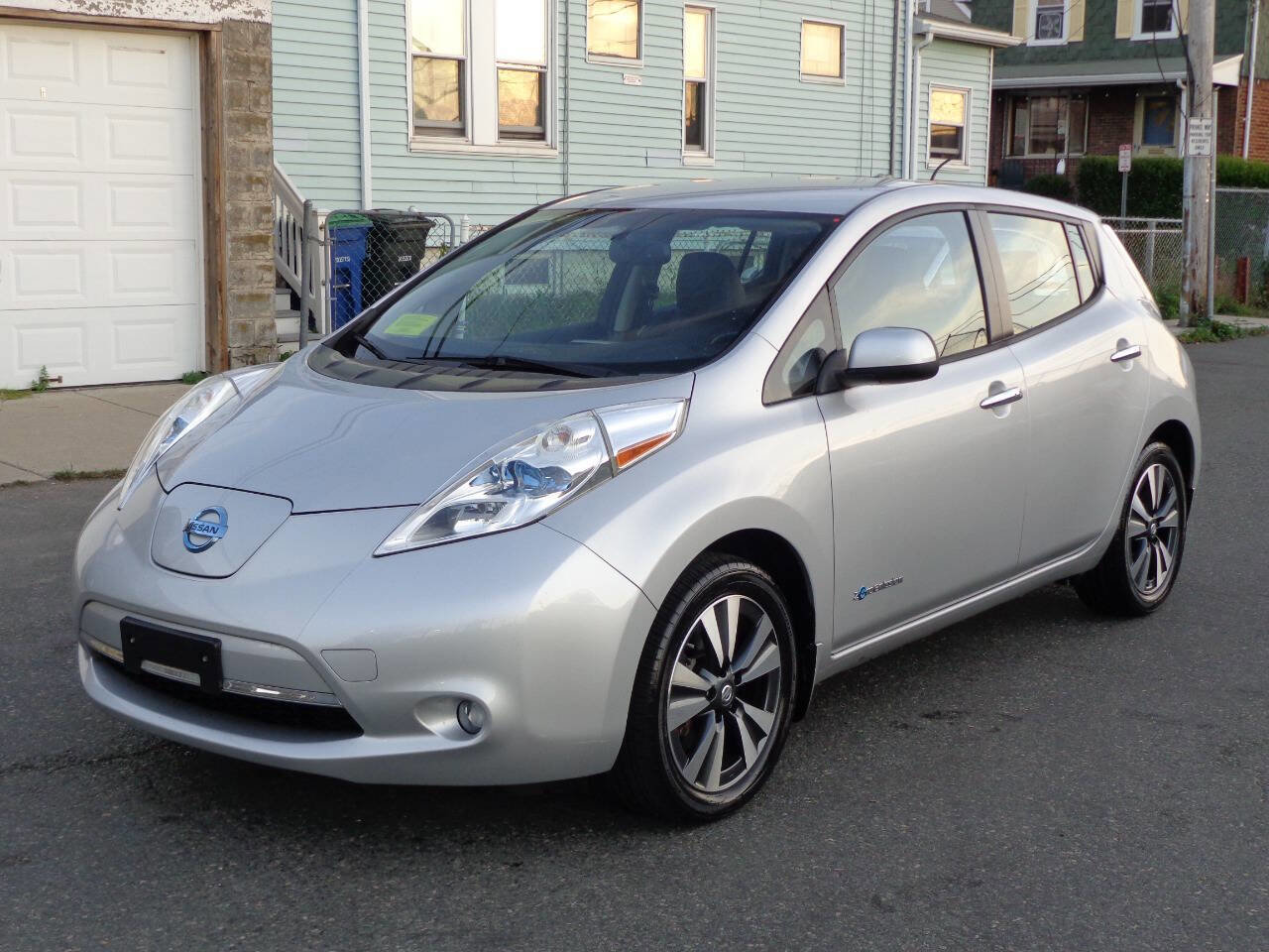 Used 2017 Nissan Leaf SL w/ Protection Package image 1