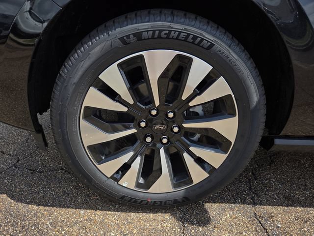 New 2026 Ford Expedition Platinum w/ Driver's Package AWD/4WD image 23
