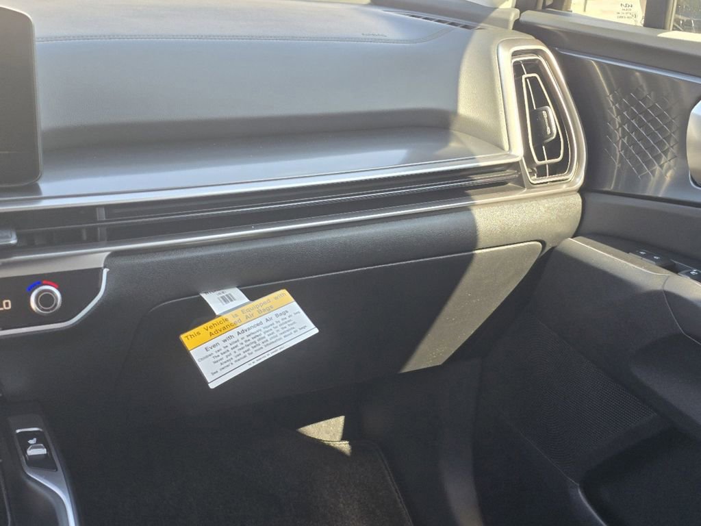 Certified 2025 Kia Sorento S w/ Panoramic Sunroof Package image 17