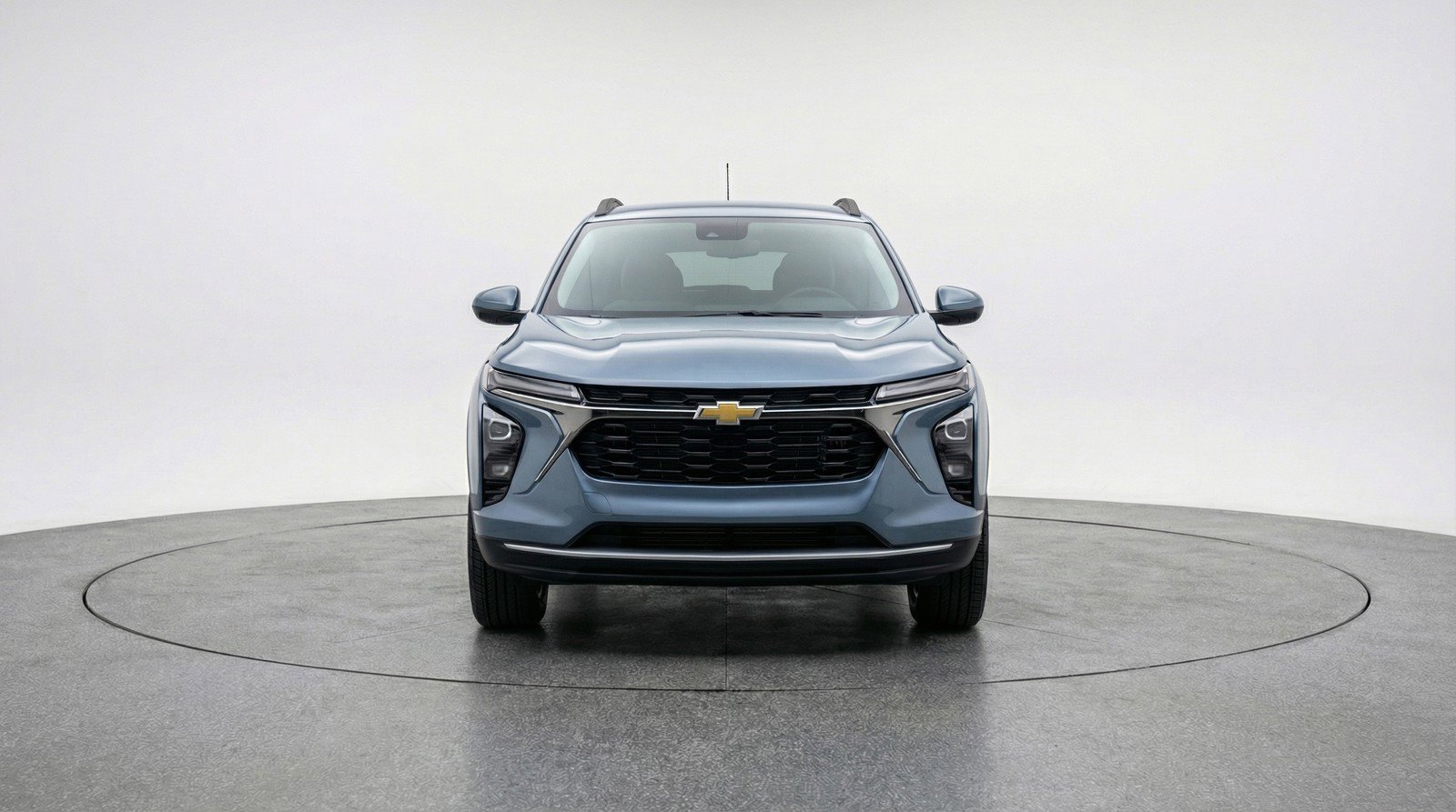 Used 2025 Chevrolet Trax LT w/ LT Convenience Package image 2