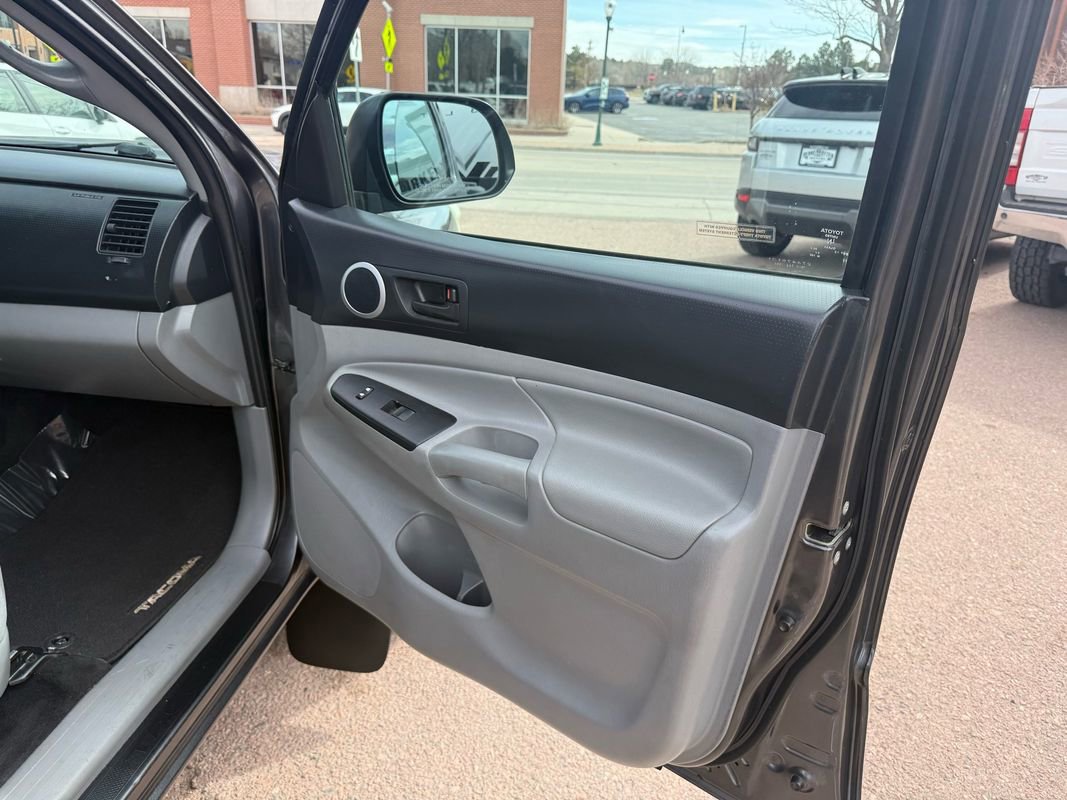Used 2012 Toyota Tacoma 4x4 Double Cab w/ SR5 Pkg image 27