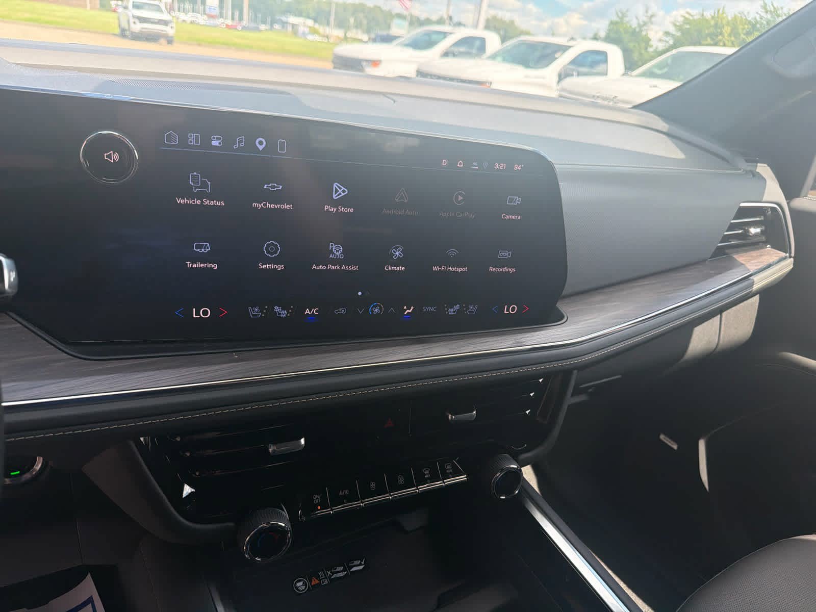 New 2026 Chevrolet Suburban Premier AWD/4WD image 19