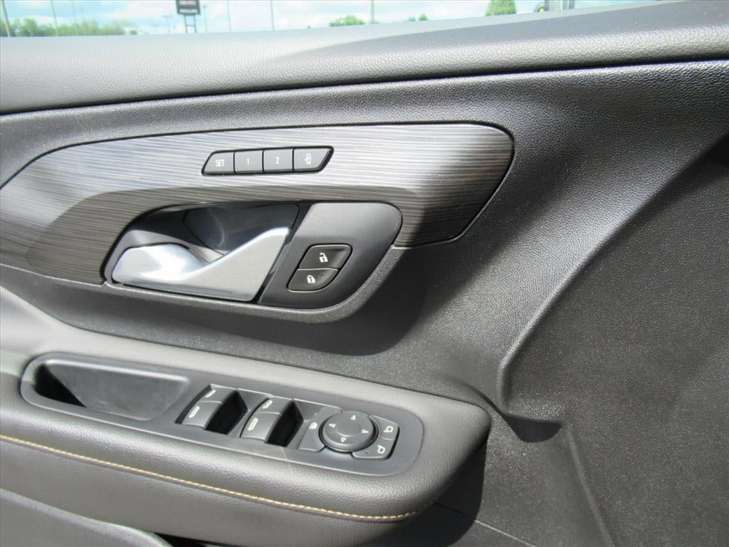 Used 2020 GMC Terrain SLT w/ Preferred Package FWD image 22