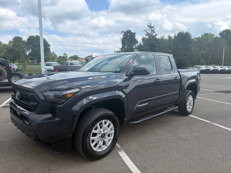 Used 2024 Toyota Tacoma SR5 AWD/4WD image 7
