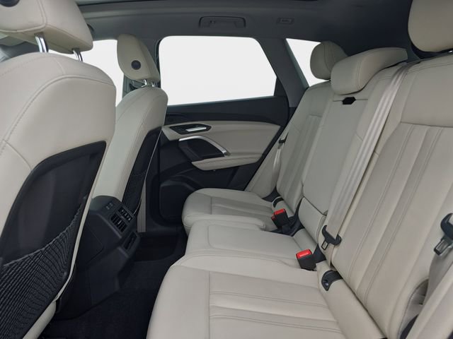 Used 2025 Audi Q5 Premium w/ Convenience Package AWD/4WD image 17