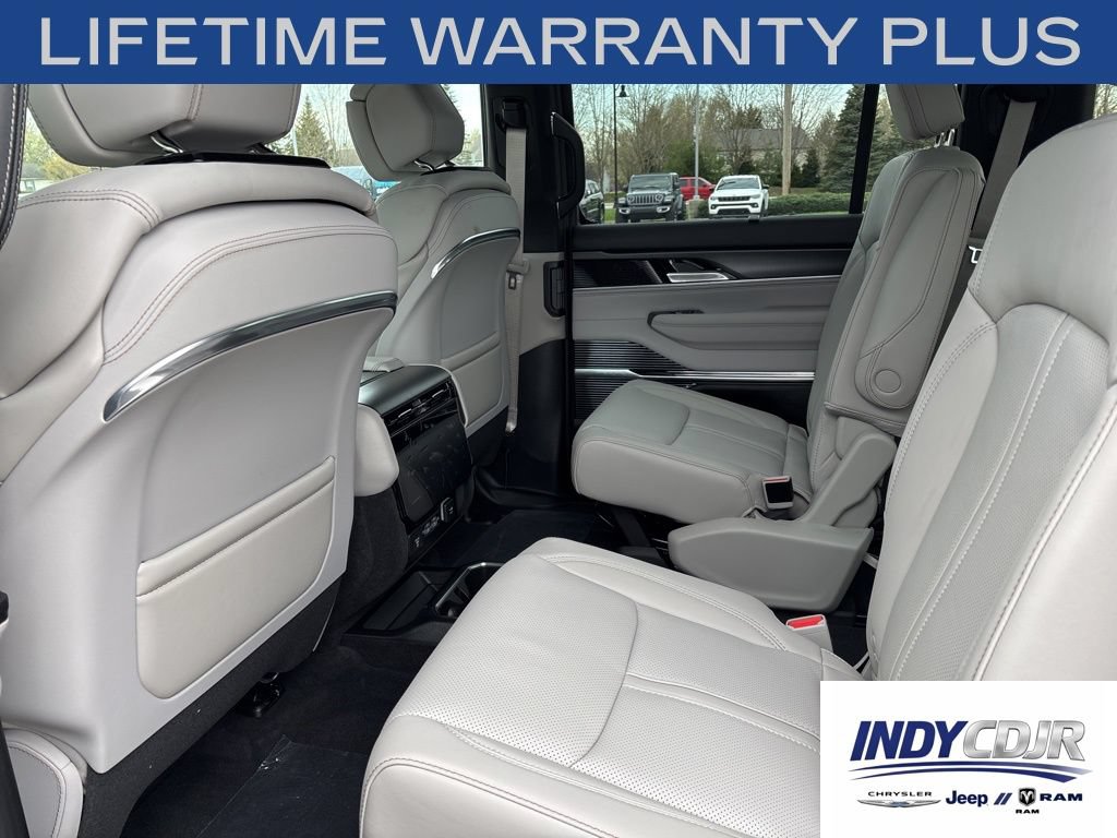 New 2026 Jeep Grand Wagoneer Summit AWD/4WD image 9