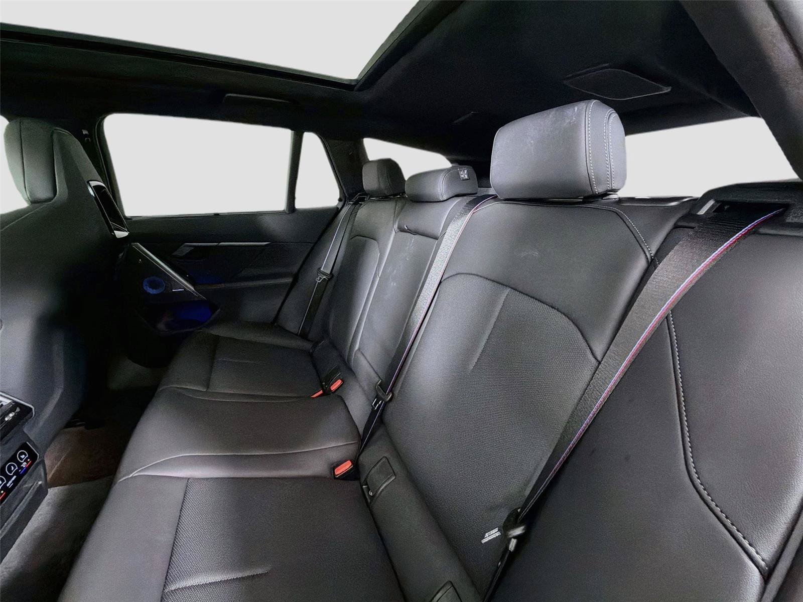 New 2027 BMW M5 Touring AWD/4WD image 26