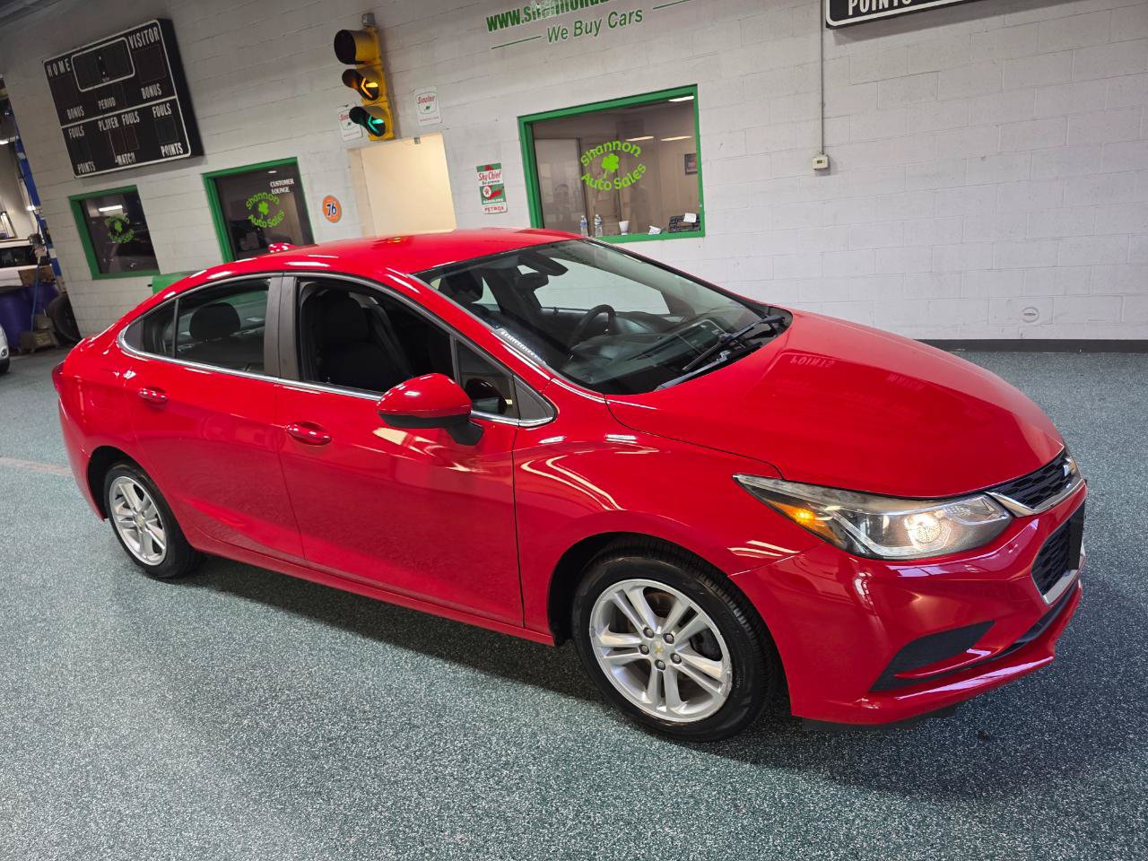 Used 2016 Chevrolet Cruze LT FWD image 4
