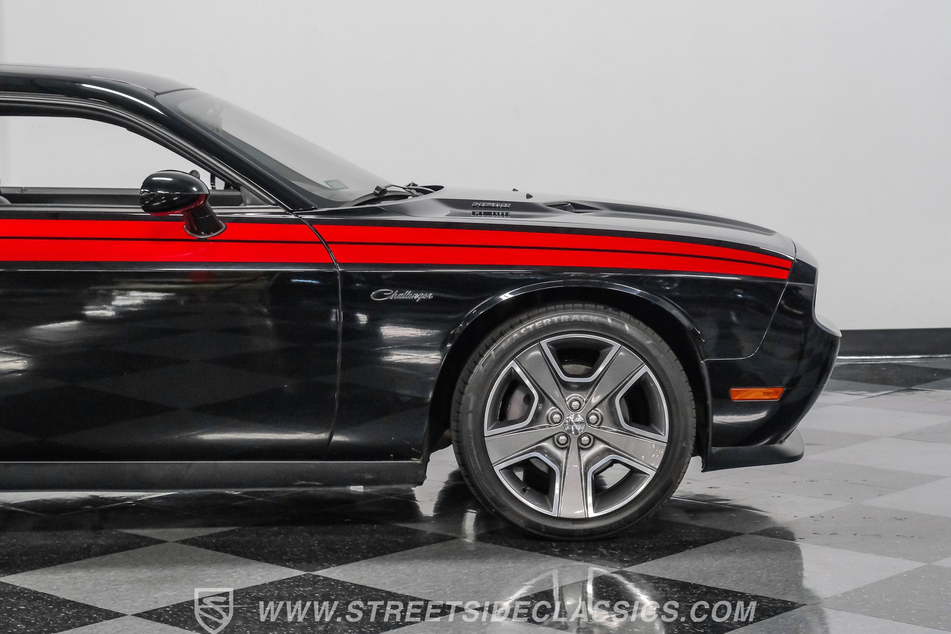Used 2012 Dodge Challenger R/T RWD image 28