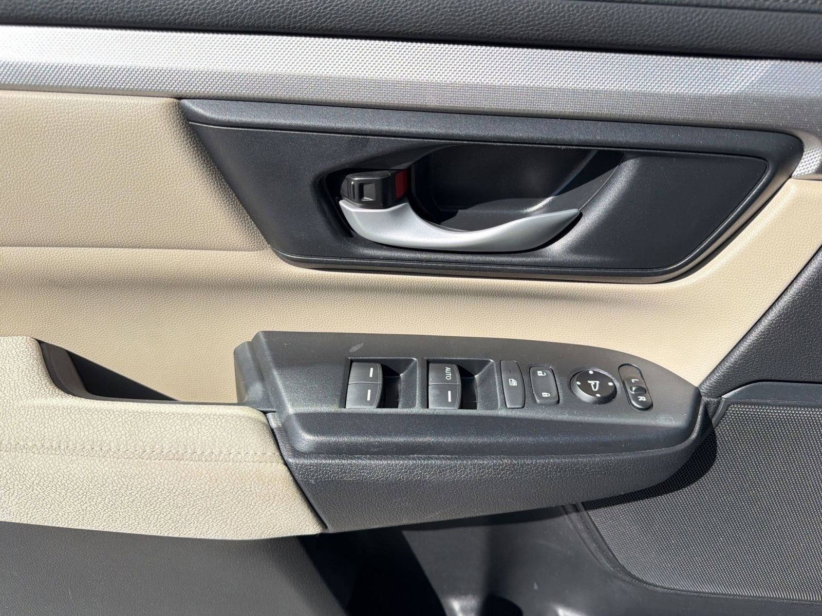 Used 2017 Honda CR-V LX image 13