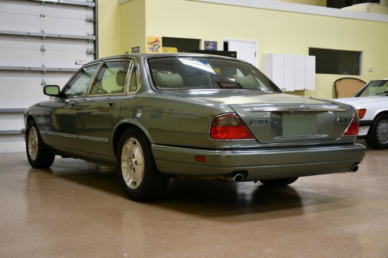 Used 1997 Jaguar XJ6 RWD image 11