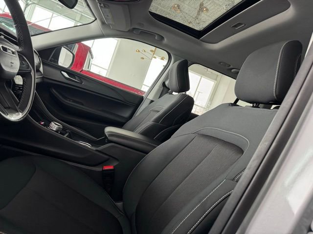 Used 2023 Jeep Grand Cherokee Laredo image 9