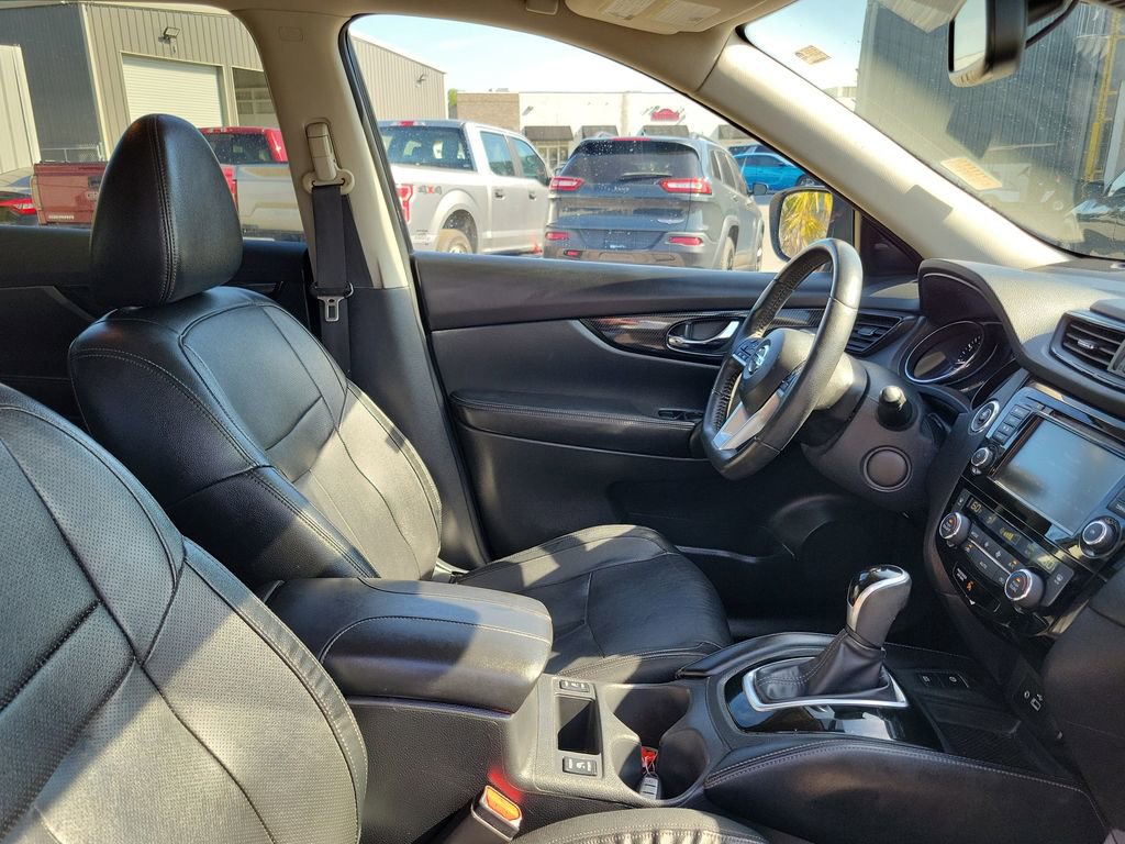 Used 2020 Nissan Rogue SL w/ Premium Package AWD/4WD image 37