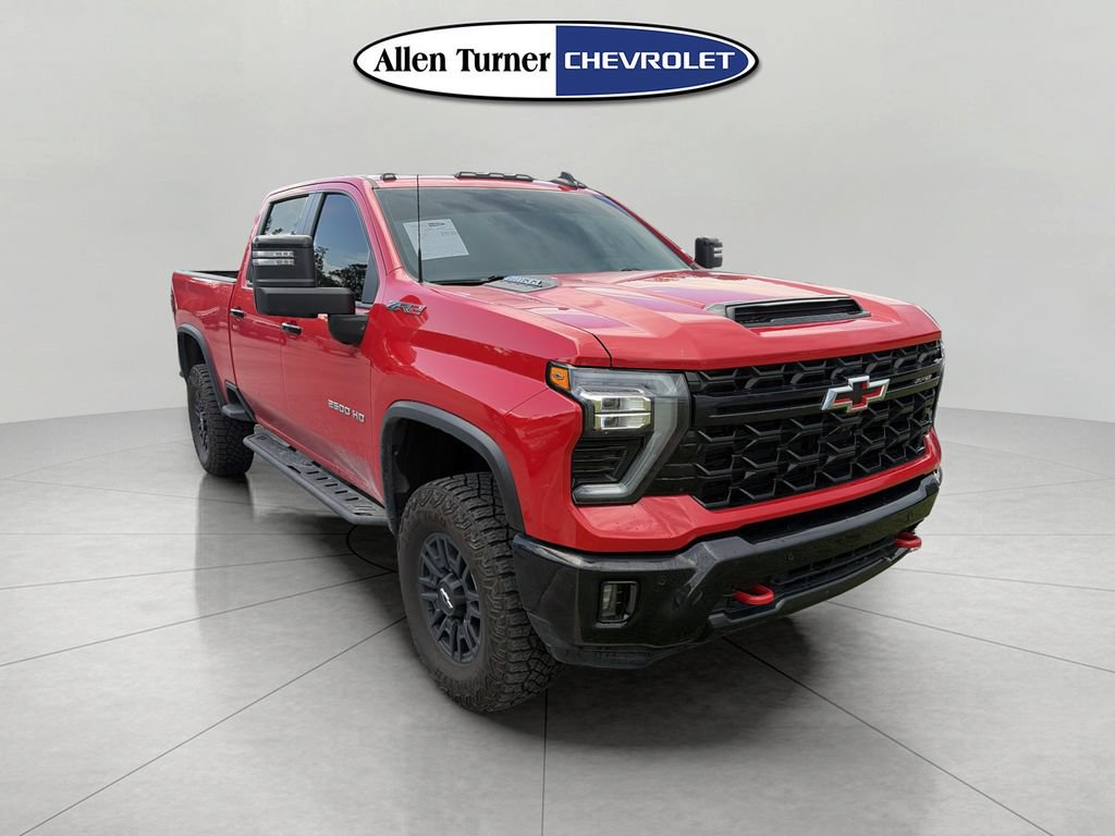 Used 2025 Chevrolet Silverado 2500 ZR2 w/ Technology Package AWD/4WD image 2