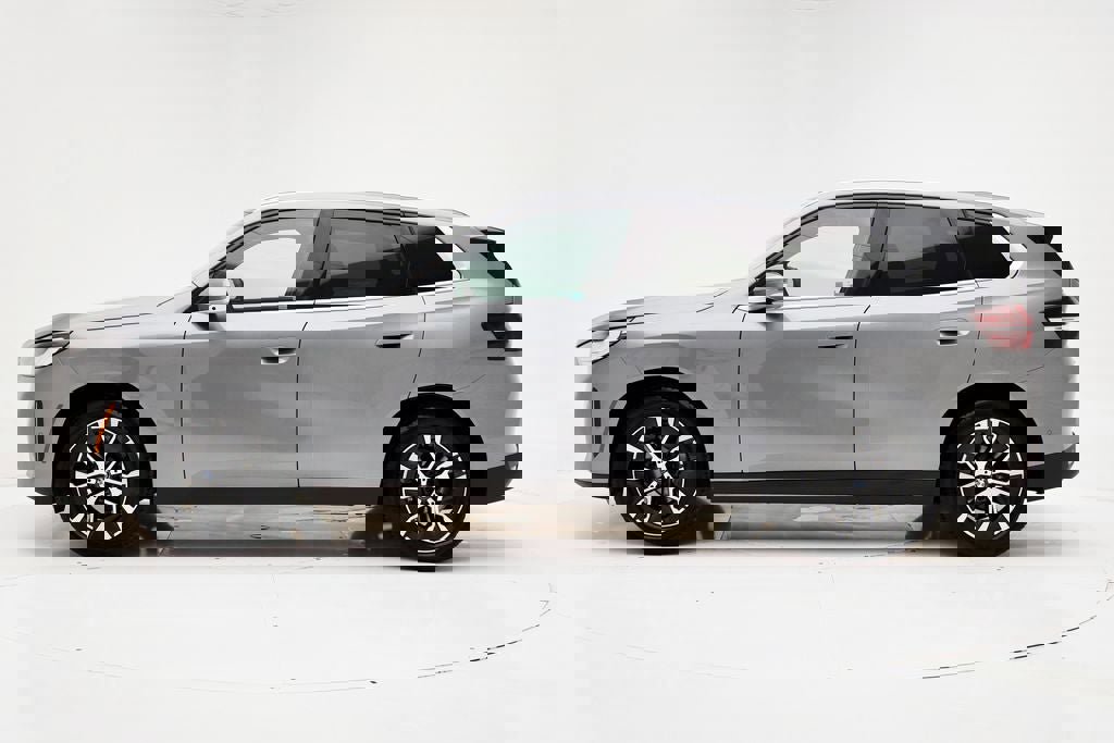 Used 2025 BMW X3 xDrive30i w/ Premium Package image 6