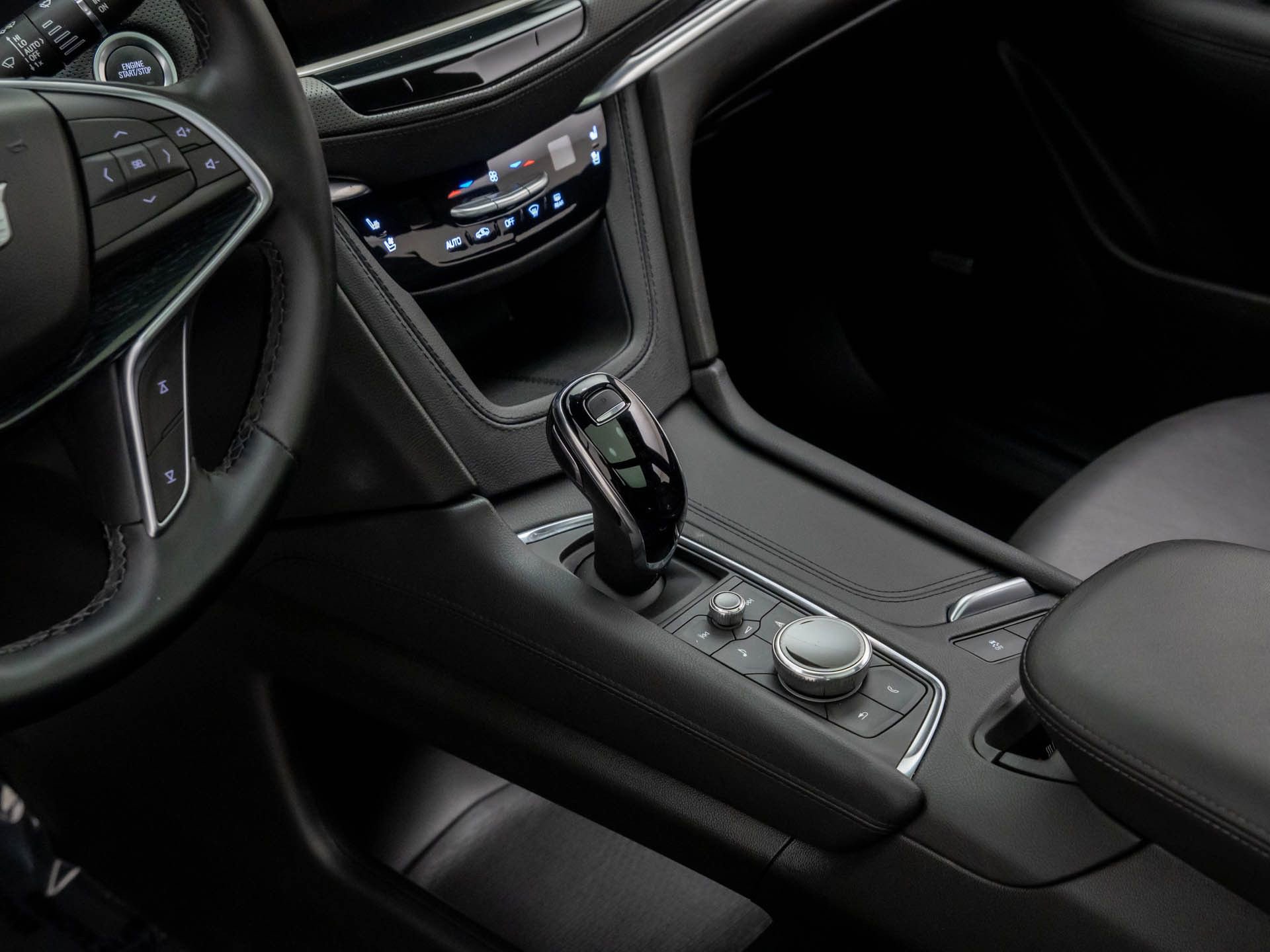 Certified 2025 Cadillac XT5 Premium Luxury image 14