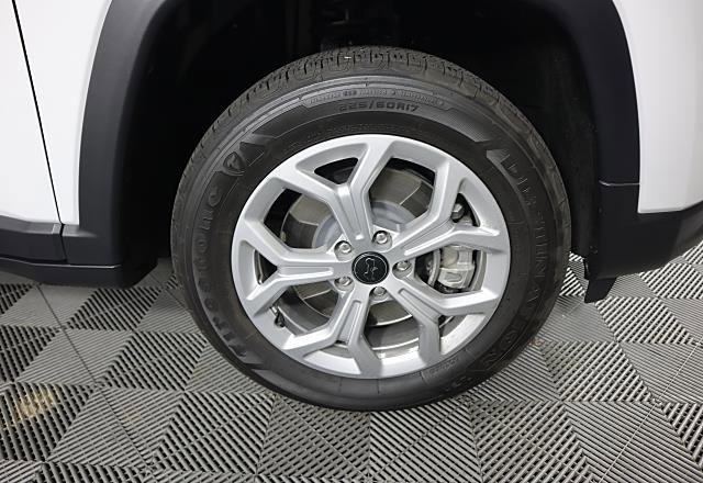 Used 2025 Jeep Compass Sport image 11