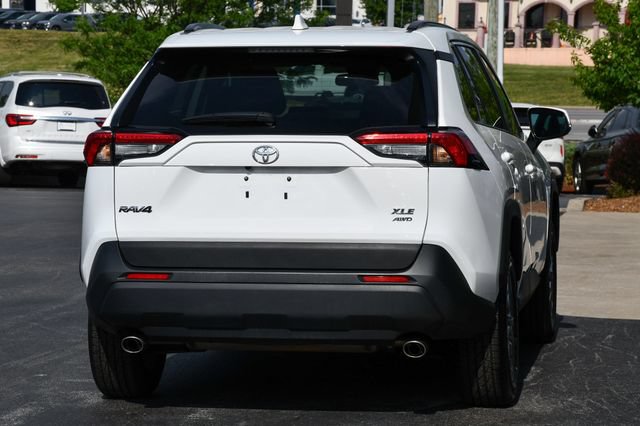 Used 2025 Toyota RAV4 XLE AWD/4WD image 8