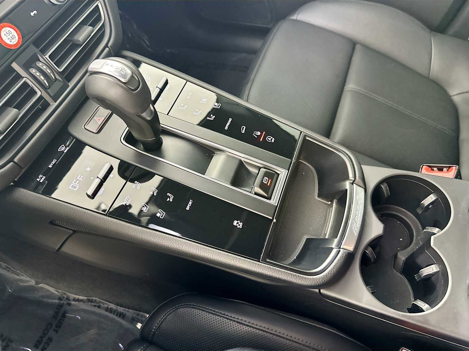 Certified 2025 Porsche Macan image 19