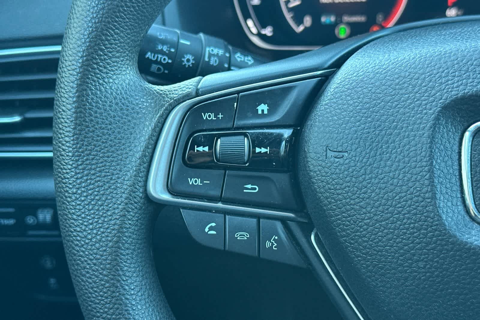 Used 2019 Honda Accord EX image 25