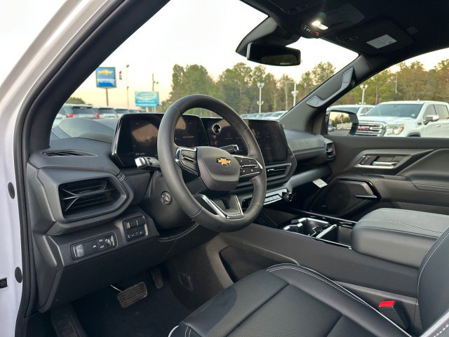 New 2025 Chevrolet Silverado EV LT image 19