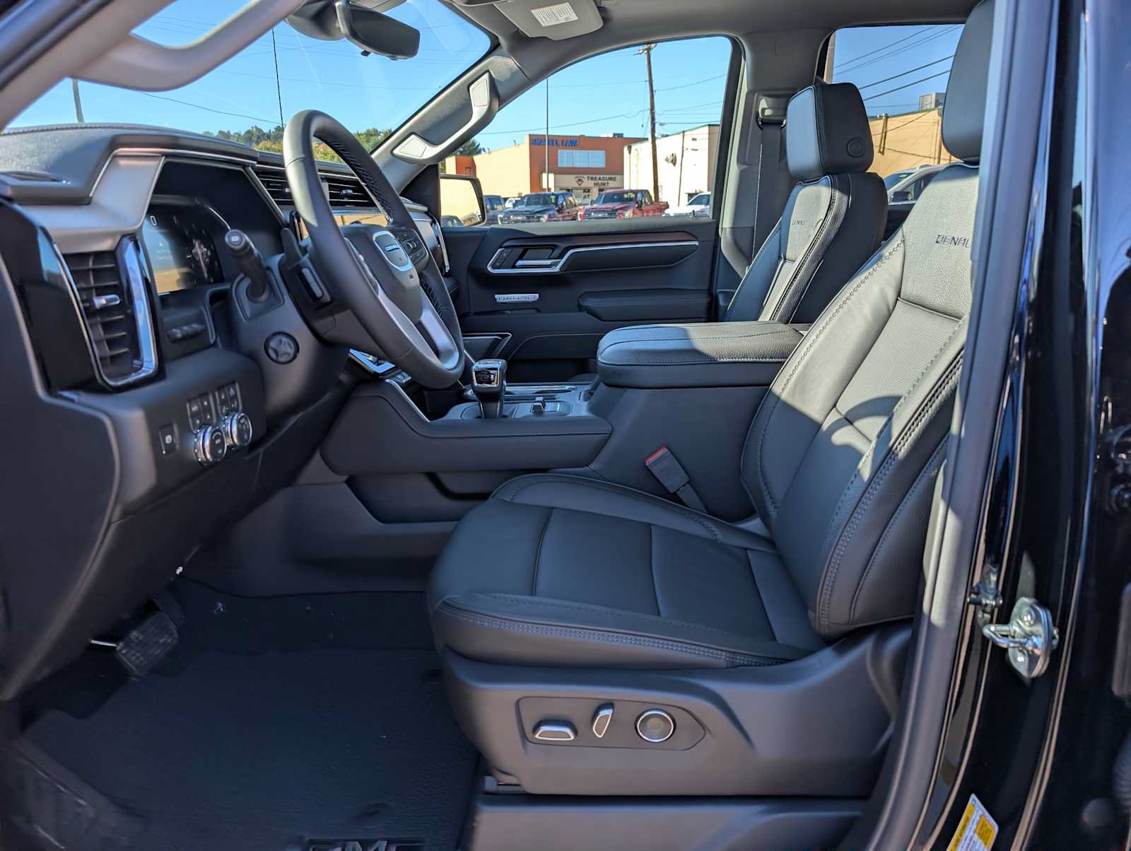 New 2026 GMC Sierra 1500 Denali w/ Denali Reserve Package AWD/4WD image 4