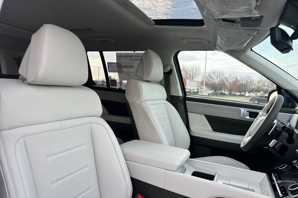 New 2025 Hyundai Santa Fe Calligraphy image 13