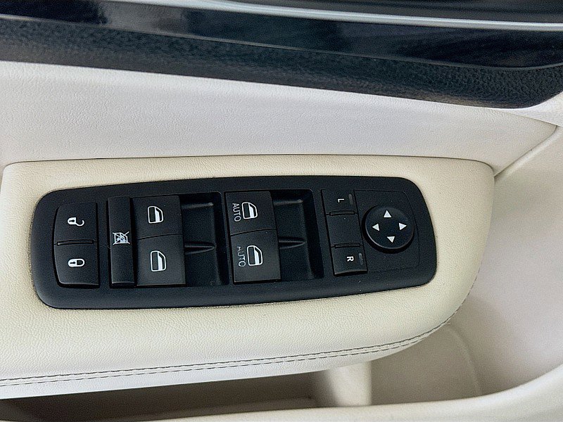 Used 2015 Chrysler 200 C w/ Navigation & Sound Group I image 19