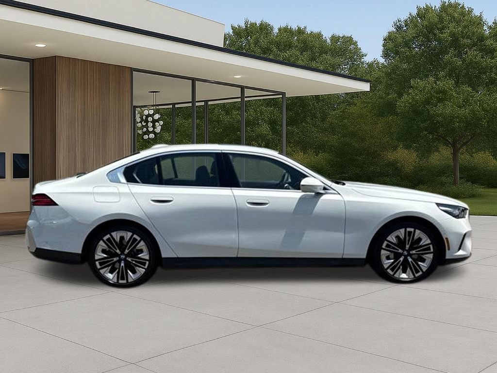 Used 2026 BMW 530i RWD image 7