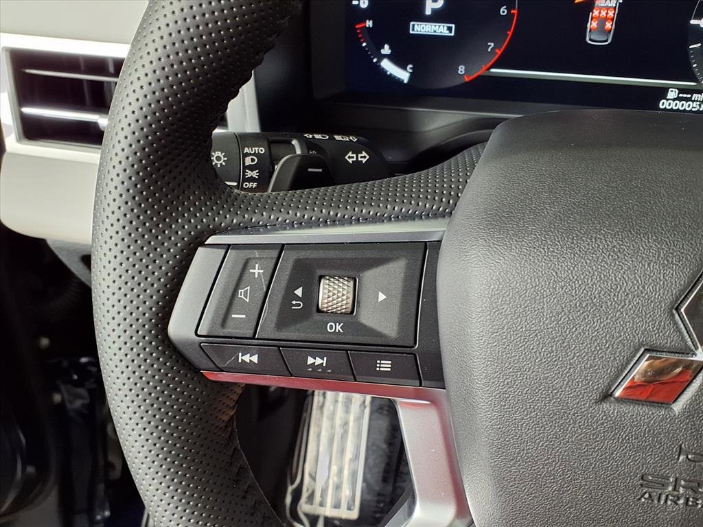 New 2025 Mitsubishi Outlander SEL image 26