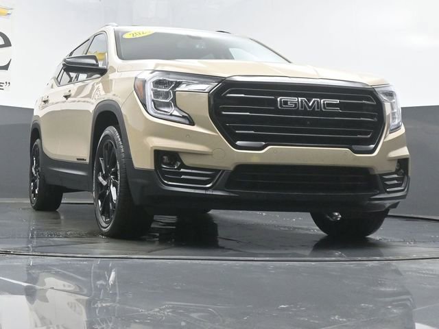 Used 2023 GMC Terrain SLT w/ Infotainment Package II image 3