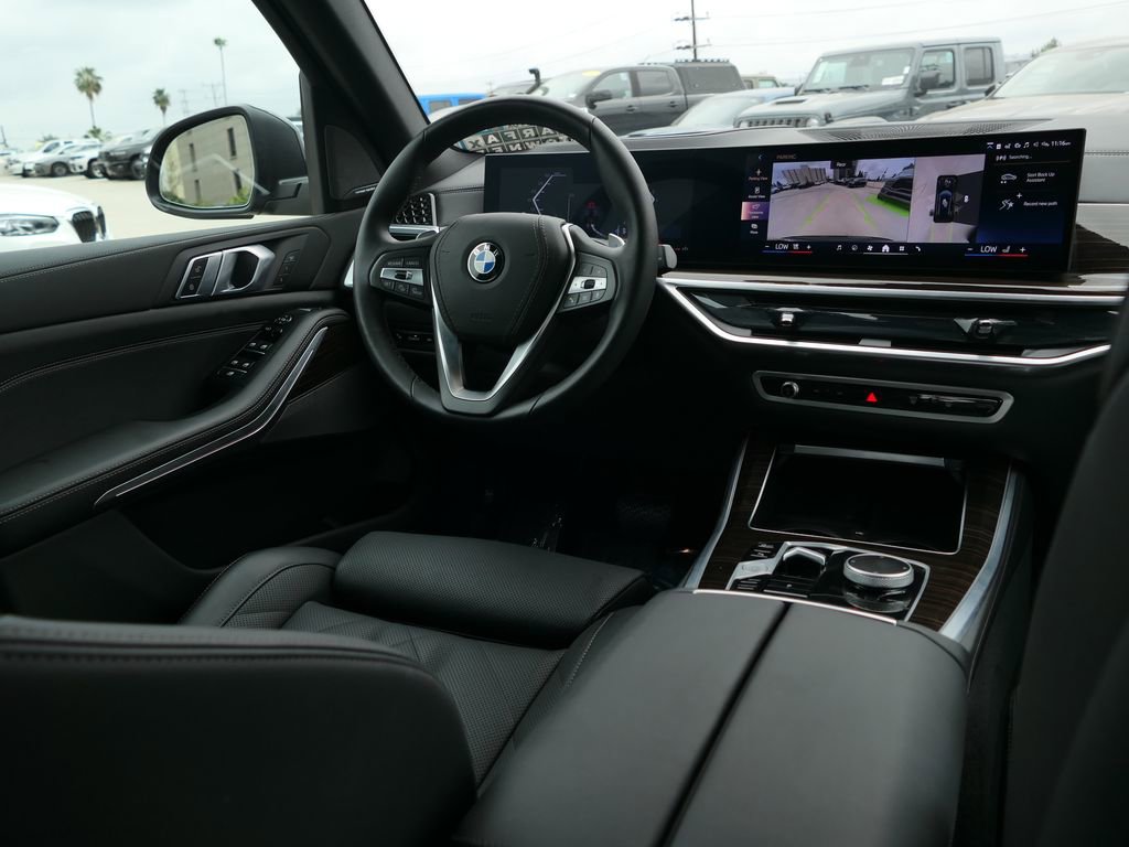 Used 2025 BMW X5 xDrive40i w/ Premium Package image 24