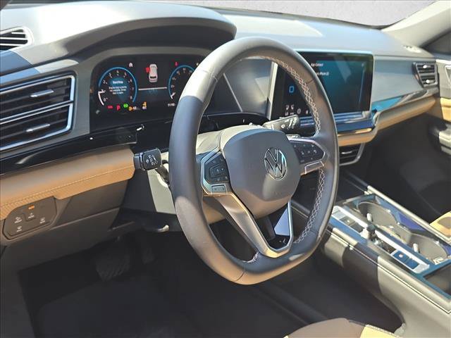 Used 2024 Volkswagen Atlas Cross Sport SE w/ Panoramic Sunroof Package FWD image 11