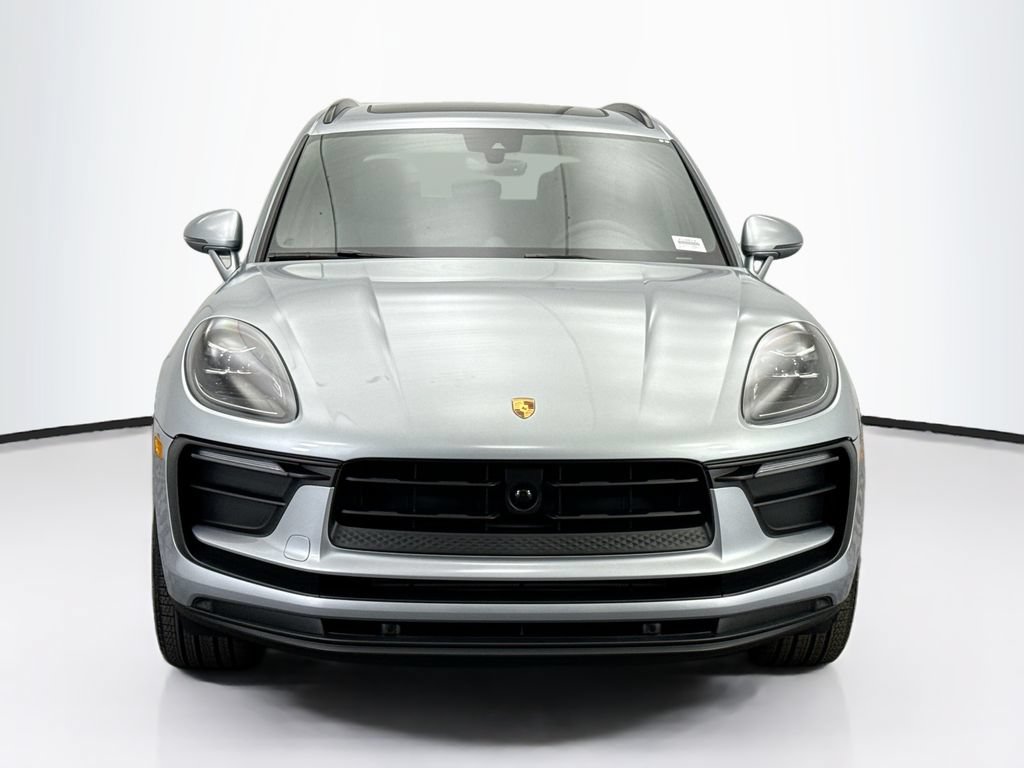 Used 2026 Porsche Macan AWD/4WD image 10