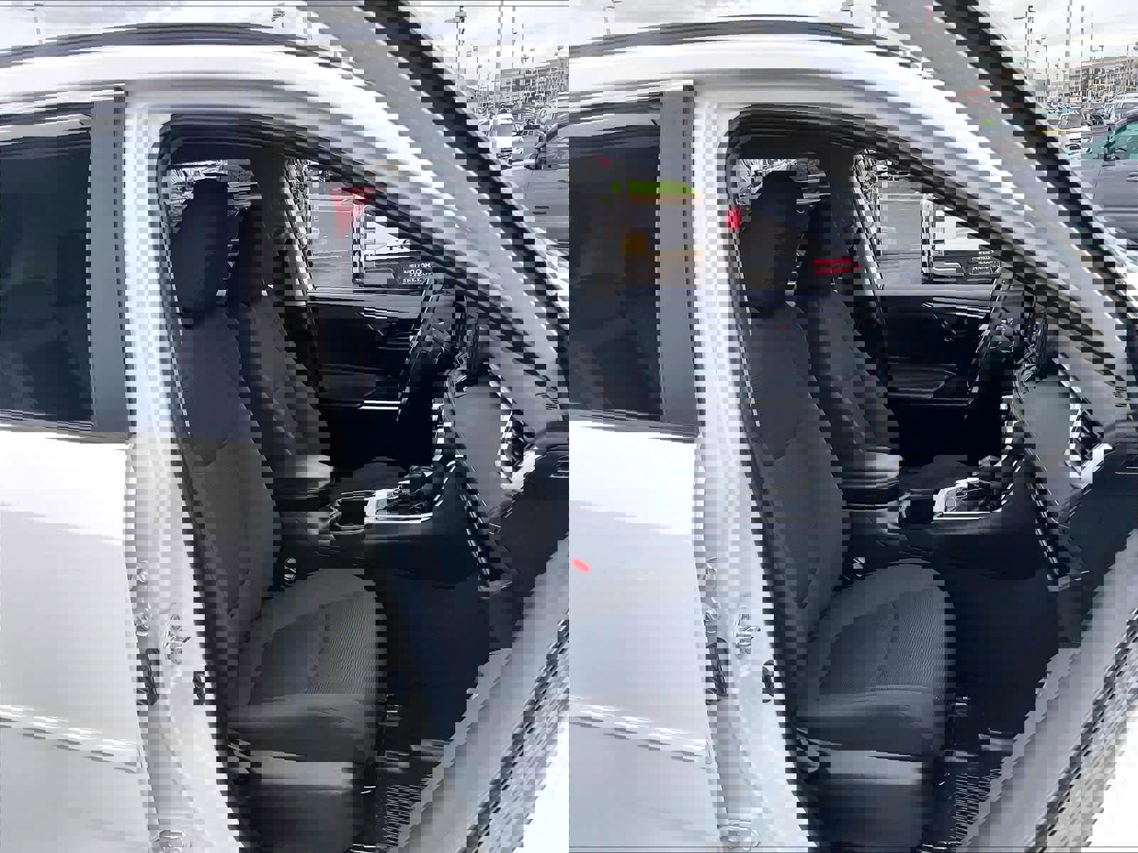 Used 2022 Toyota RAV4 LE image 10