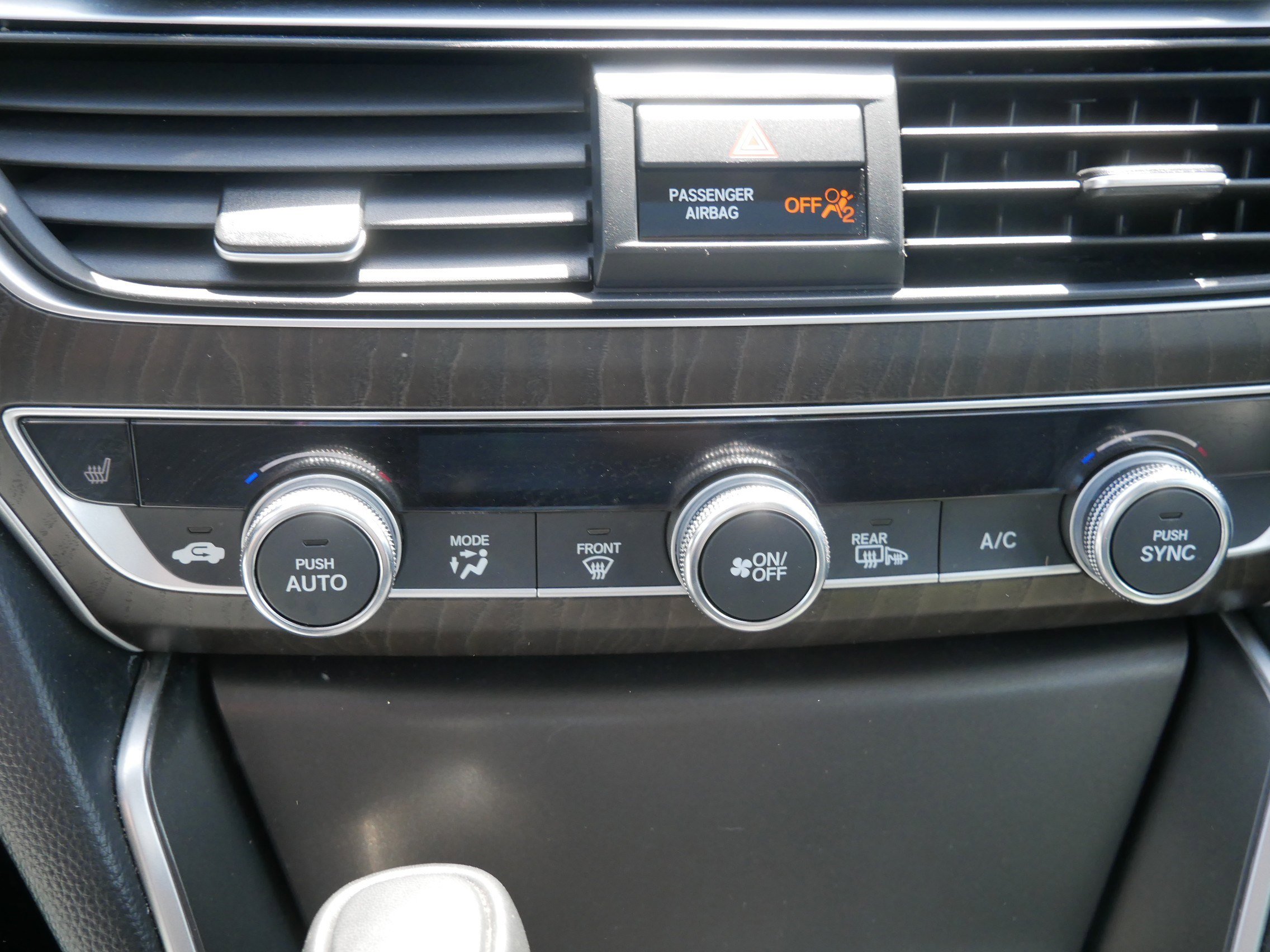 Used 2018 Honda Accord EX-L image 23