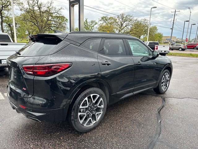 Used 2025 Chevrolet Blazer RS w/ Enhanced Convenience Package AWD/4WD image 9