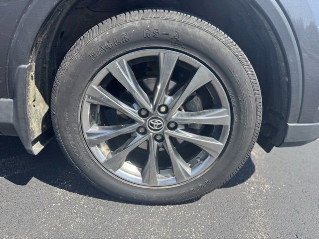 Used 2018 Toyota RAV4 Limited image 9